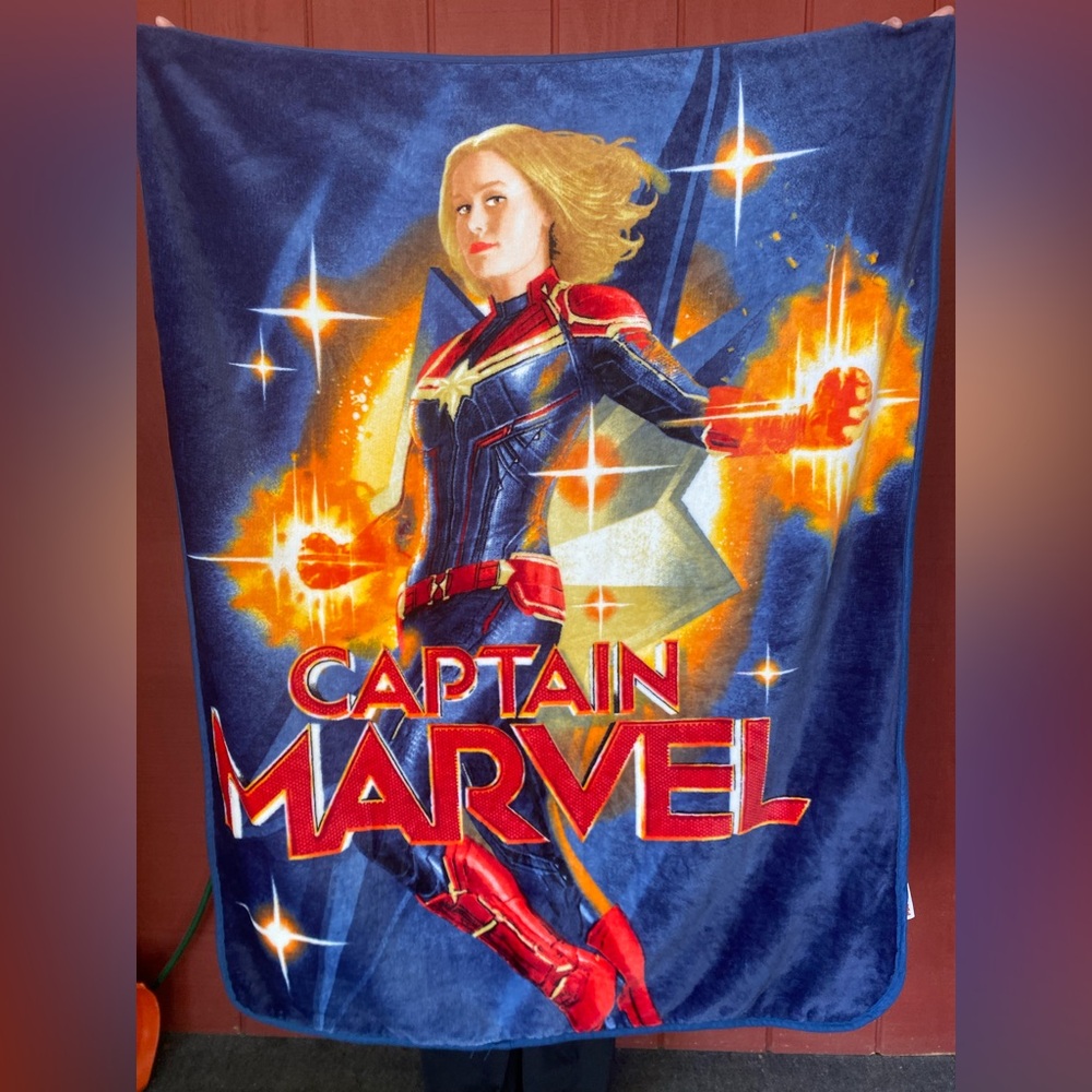 Captain Marvel Plush Throw Blanket - Navy Blue & Red